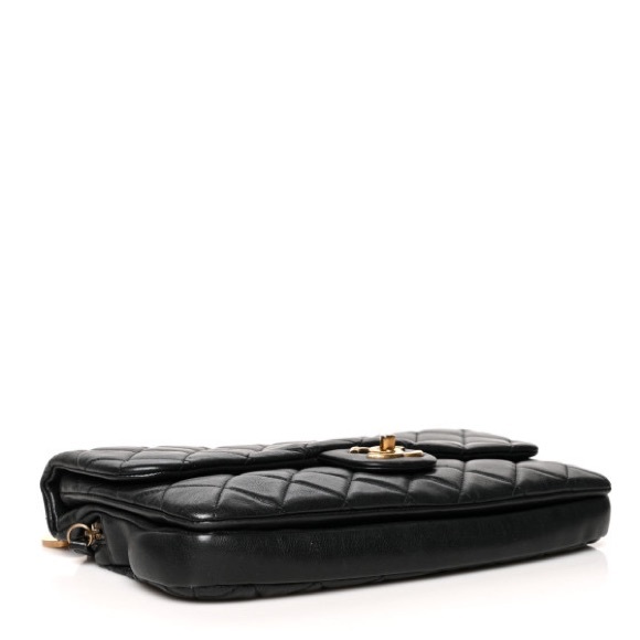CHANEL Calfskin Quilted Medium CC Classic Flap bag Like New Black purse Pristine - Picture 6 of 16